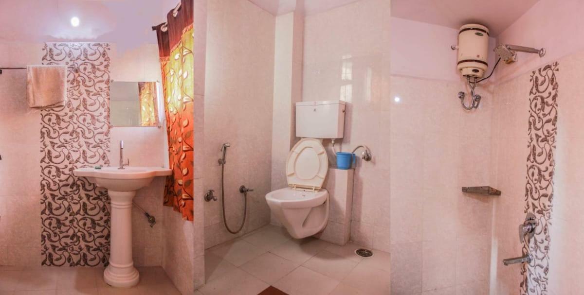 New Crown Hotel Indore Eksteriør billede